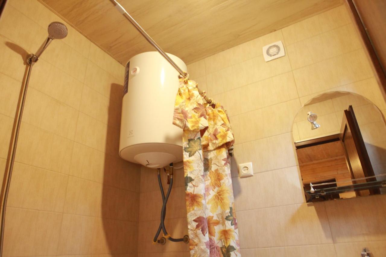 Cottage Woodside Местия Екстериор снимка