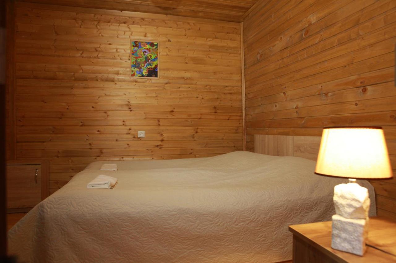 Cottage Woodside Местия Екстериор снимка