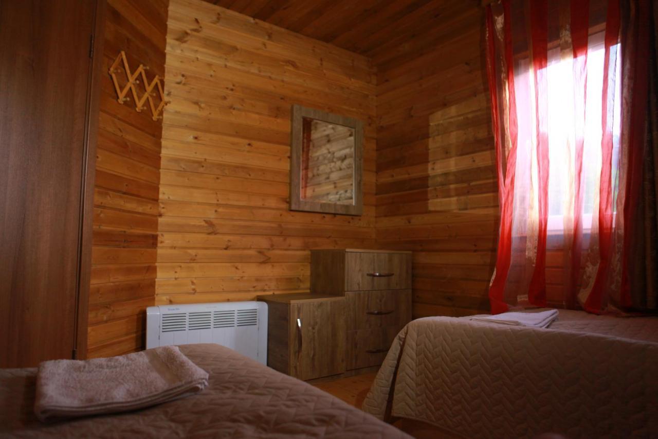 Cottage Woodside Местия Екстериор снимка