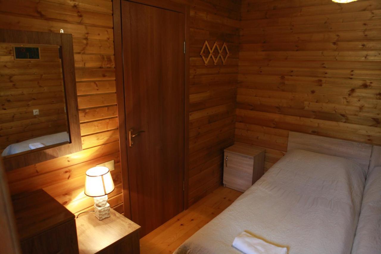 Cottage Woodside Местия Екстериор снимка
