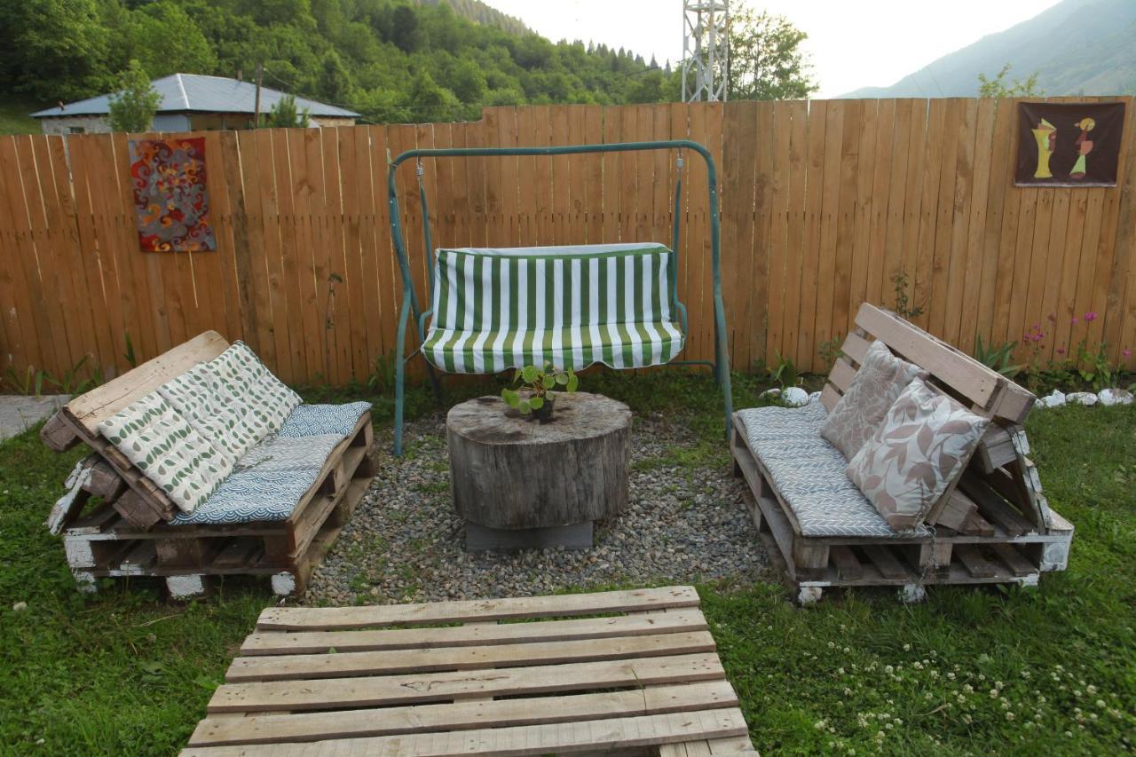 Cottage Woodside Местия Екстериор снимка