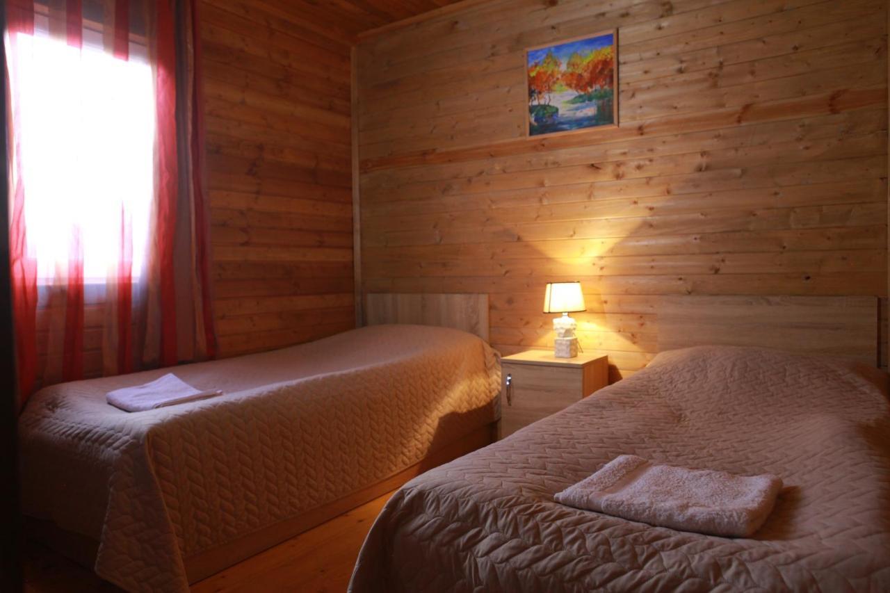 Cottage Woodside Местия Екстериор снимка