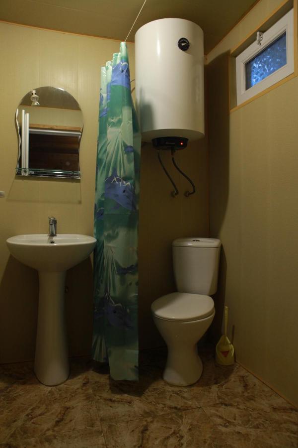 Cottage Woodside Местия Екстериор снимка