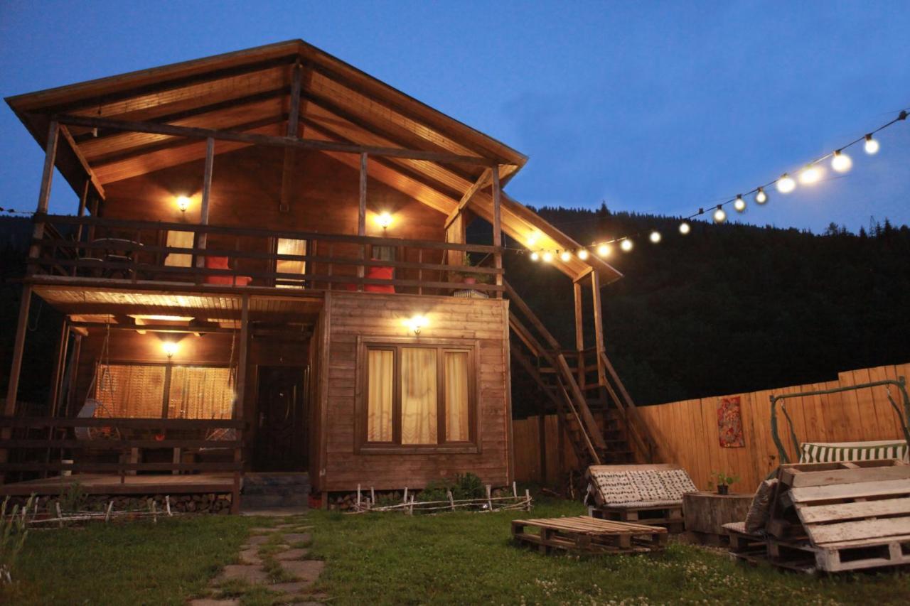 Cottage Woodside Местия Екстериор снимка